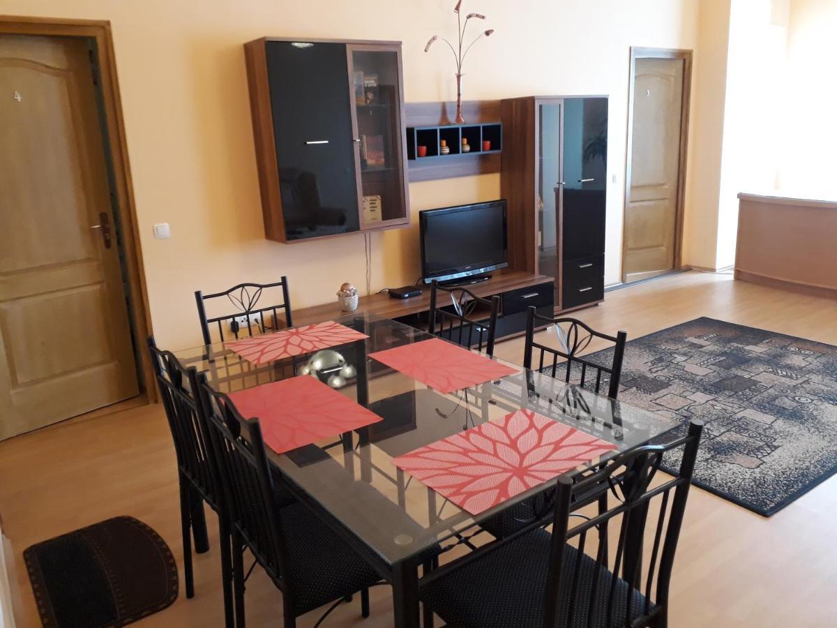 Piac Utcai Apartman Debrecen Eksteriør bilde