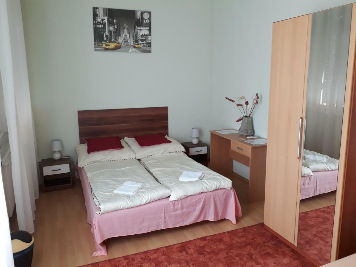 Piac Utcai Apartman Debrecen Eksteriør bilde