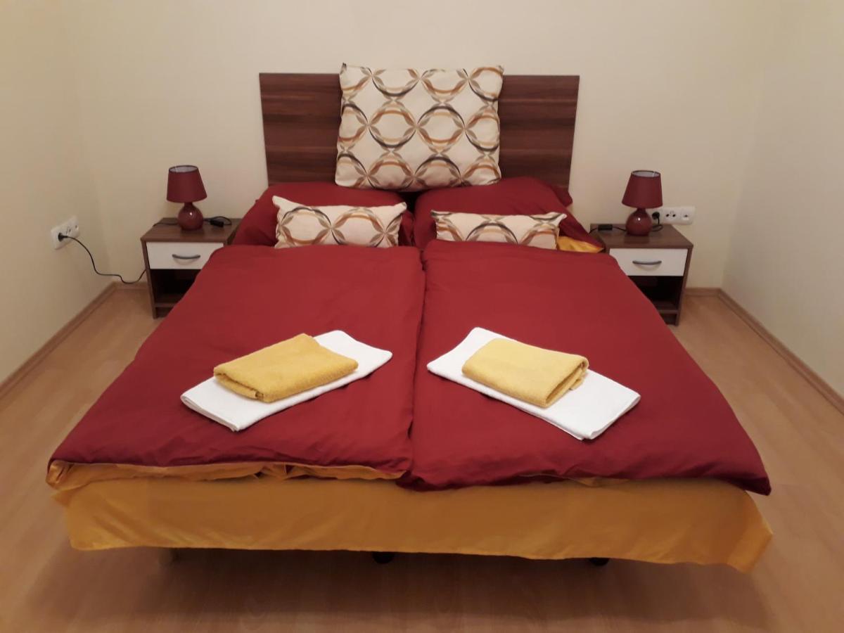 Piac Utcai Apartman Debrecen Eksteriør bilde